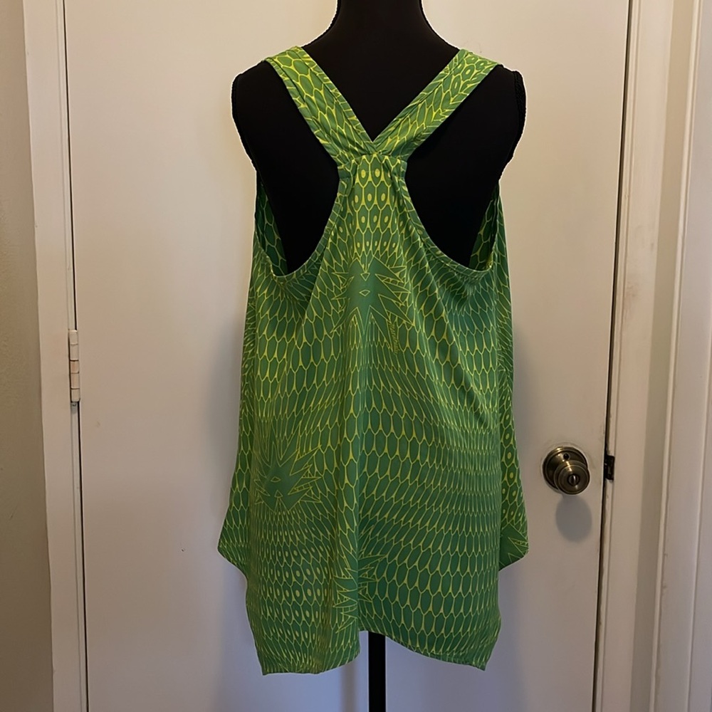 EUC Manuhealii Fly Away Tank Pineapple Green & Yellow M - Picture 2 of 4